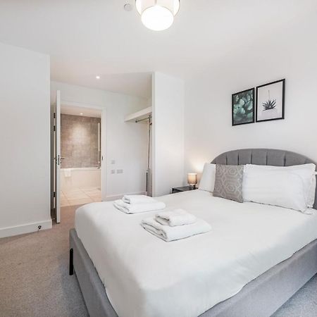 Stayo Apartments Barking Wharf Londra Exterior foto